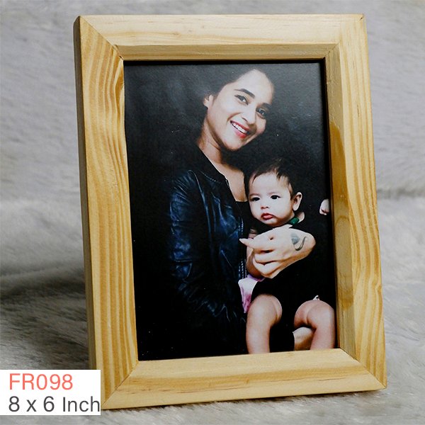 Classic Wooden Photo Frame: 8x6 - FR098